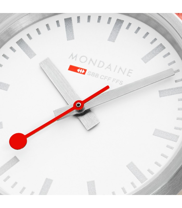 Mondaine Classic Corallo