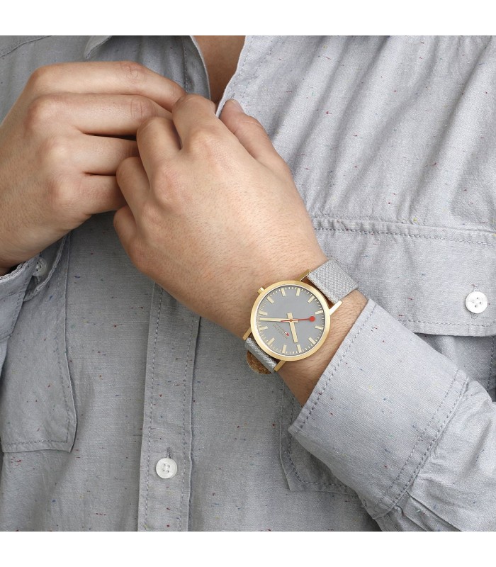 Mondaine Classic Grigio