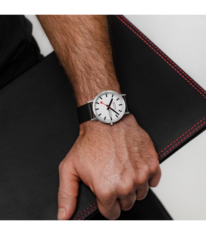 Mondaine Classic Day-Date 40 mm