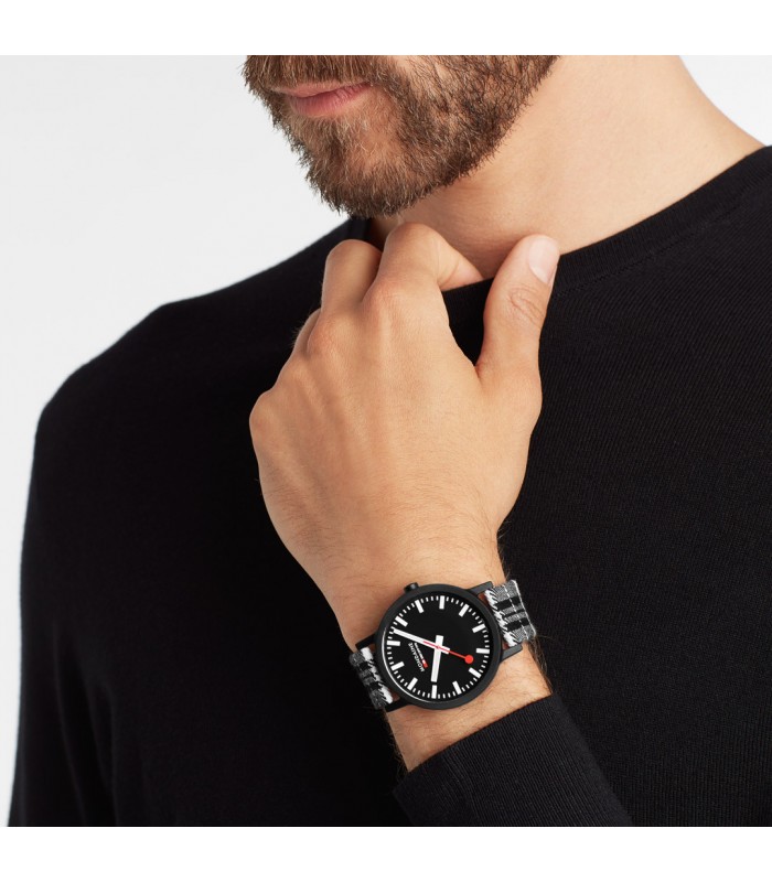Mondaine Essence Black Scottish