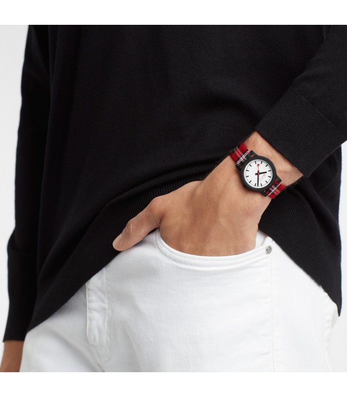 Mondaine Essence Black Scottish